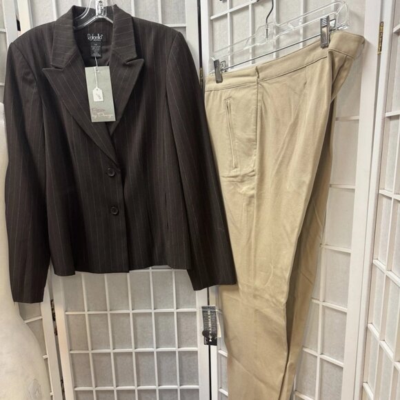 Rafaella/Real C Women's Brown Jacket + Beige Pants Suits Size 12 Long Sleeve